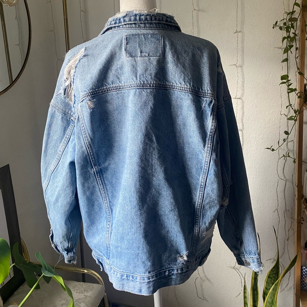 American Eagle Oversized Boyfriend Jean Jacket - Picture 2 of 11